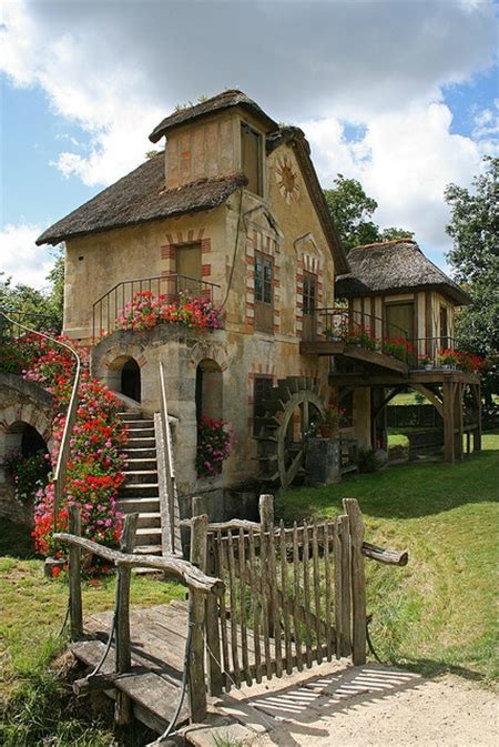 Top 10 Beautiful Fairytale Homes