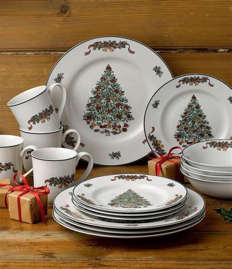 57 Beautiful Christmas Dinnerware Sets Christmas Dinnerware Holiday