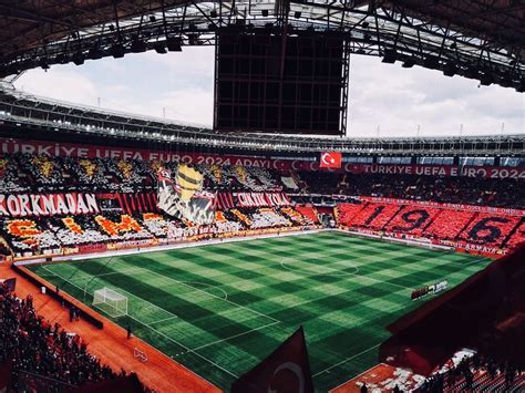 Uğur can semizoğlu'ndan 4,5 yıllık i̇mza. Eskişehirspor Eskişehir Yeni Atatürk Stadyumu