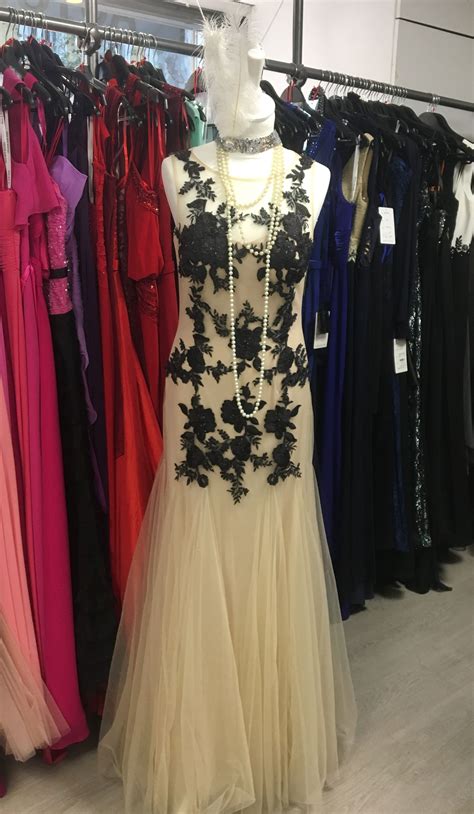 Elsa lauron 08 décembre 2020. Robe années 30 Gatsby le magnifique longue dentelle bleue ...
