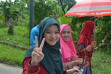 The department of industrial relations (dir) was established in 1927. HA12 INDUSTRIAL RELATIONS FKSW UMS: PROGRAM LAWATAN ...