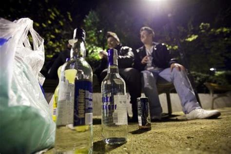 La Guardia Urbana Denuncia Más De 160 Botellones En Cornellà