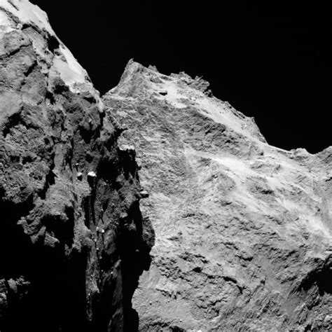 Rosetta Captures Breathtaking Comet Views Advancing Landing Site