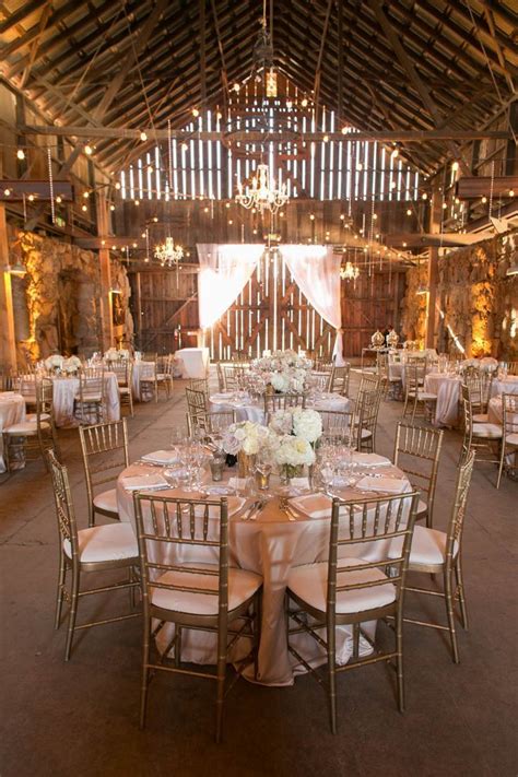 Santa Margarita Ranch Wedding by Allyson Magda | Barn wedding