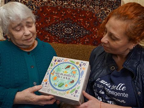 70 Year Old Bella Celebrates Her First Seder Jewish Community Partners