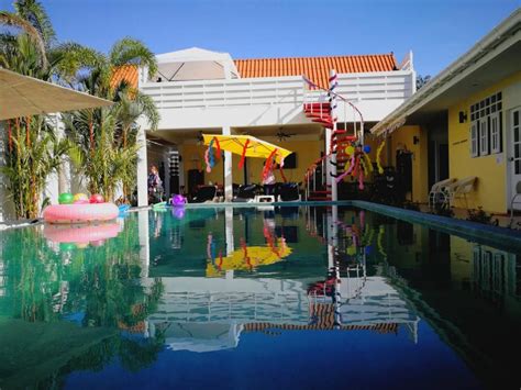 Barefeet Naturist Resort Bangkok Book Your Hotel With Viamichelin
