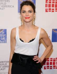 Keri Russell Unleashes Her Racy Side In Bra Displaying Top And Skirt With Thigh Slit At Writers