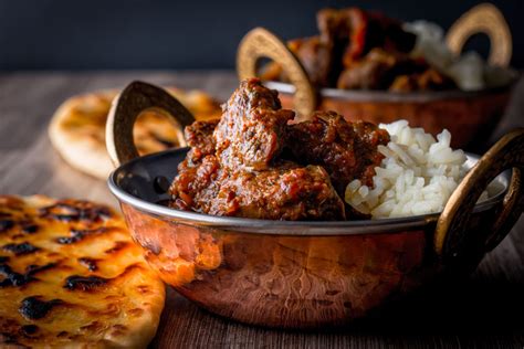 Sprinkle cubed pork with a slat. Instant Pot Beef Vindaloo | Krumpli