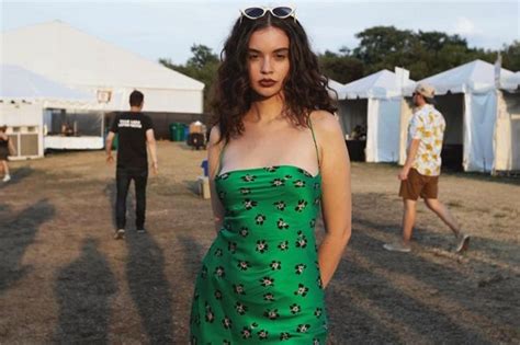 Sabrina Claudio Bio Age Wiki Height Other Facts Networth Height