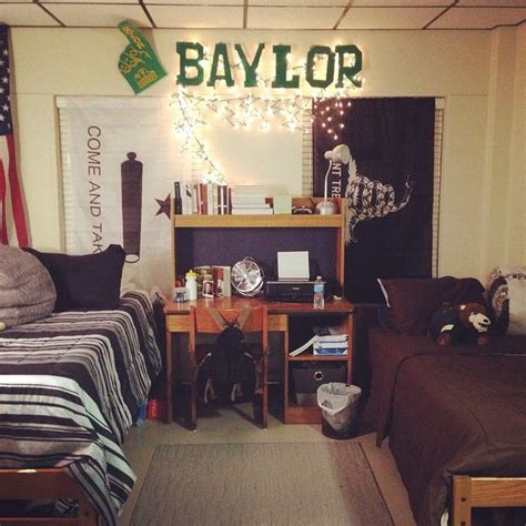 martin dorm room at baylor love the lighting via martin 209 18 on instagram baylor dorm