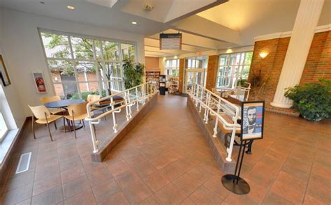 Lobby Worthington Libraries