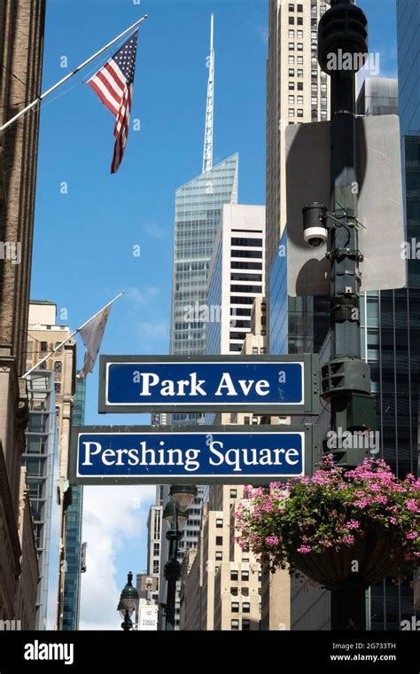 Pershing Square And Park Avenue Street Signs Nyc Usa Stock Photo Alamy
