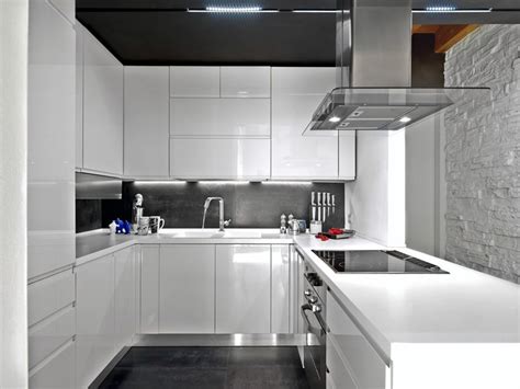 Even if are working with a small space, you're probably in better shape than you think. 25 U Shaped Kitchen Designs (Pictures) | White modern ...