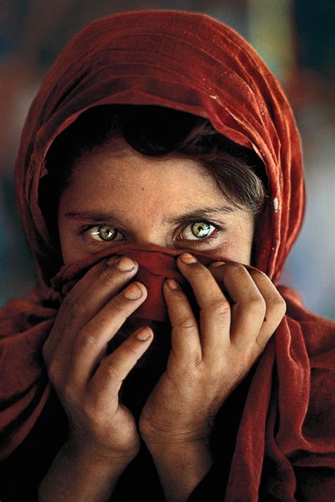 The Story Of Steve Mccurry Sharbat Gula The Afghan Girl