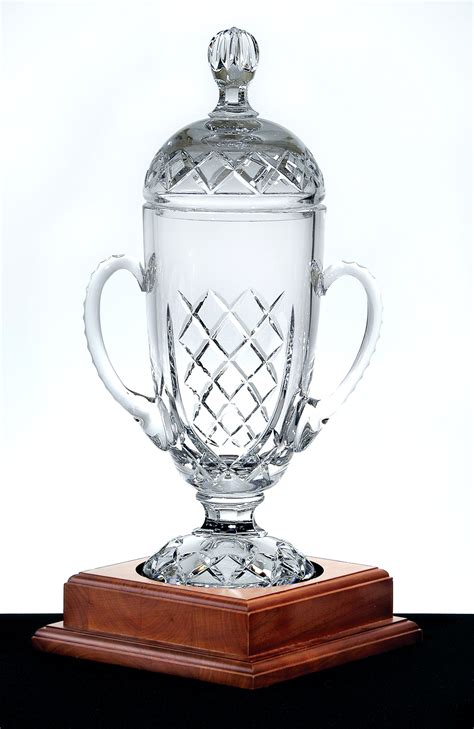 Small Trophy Cup 12 With Lid Glassplax