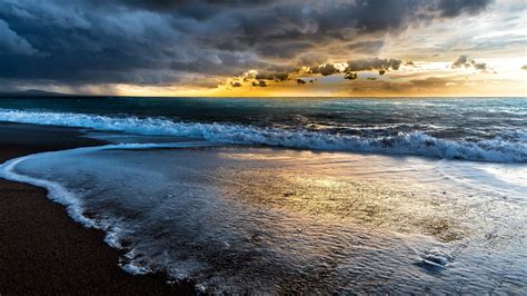 Sea Shore With Waves Under Clouds During Sunset Hd Nature Wallpapers