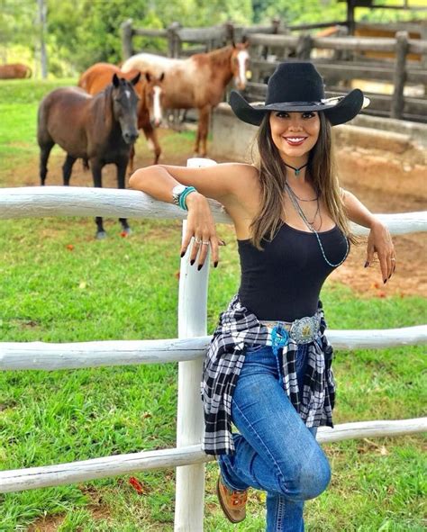 Pin On Country Cowgirls And The Farmers Daughter