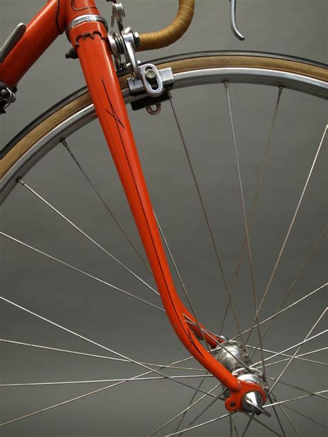 Poulidor ne fut jamais suspecté de dopage en 17 ans de carrière. Cycles Mercier - JungleKey.fr Image #200