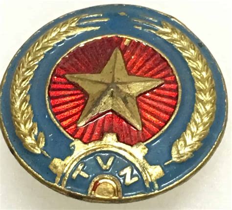North Vietnamese Army Brass Sun Helmet Badge Tvn Enemy Militaria