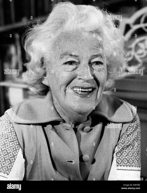 Older Actress Hi Res Stock Photography And Images Alamy