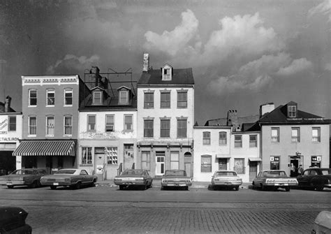 Now And Then Pictures Thames Street In Fells Point Baltimore Sun