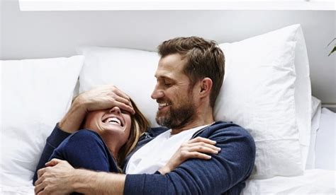 آموزش عشق بازی زن و مرد روی تختخواب قبل از نزدیکی