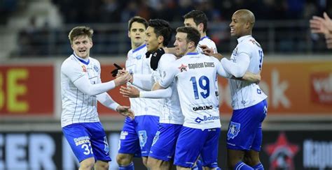 Maybe you would like to learn more about one of these? Opmerkelijk: spelers van AA Gent doen geste voor Club ...