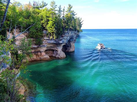 17 Places You Have To See At Pictured Rocks National Lakeshore