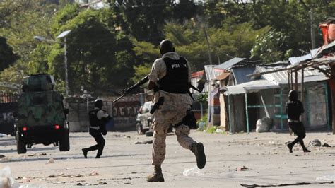 Haiti Hundreds Of Prisoners Escape Port Au Prince Prison As Violence