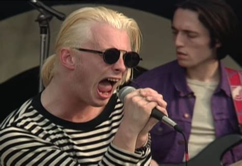 Radioheads Mtv Beach House Performance Was 25 Years Ago Today Watch