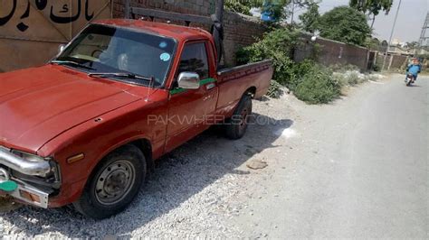 Toyota Hilux 4x2 Single Cab Standard 1982 For Sale In Peshawar Pakwheels