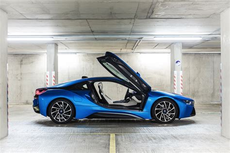 Heres The Bmw I8 Exit Challenge Featuring Auto Industry Executives