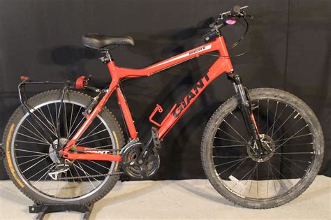 Red Giant Boulder Se 24 Speed Front Suspension Mountain Bike With Disk