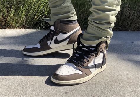 Kommande Släpp Travis Scott X Air Jordan Retro 1 High Og Ts Sp