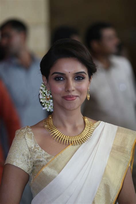 Tamil Actress Asin Latest Saree Images Exclusive Beautiful Indian