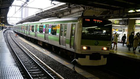 Jr East E231 500 Series On The Yamanote Line At Ueno Tōkyō 1024×580