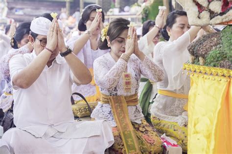 Makna Perayaan Hari Siwaratri Malam Suci Perenungan Dosa Bagi Umat Hindu