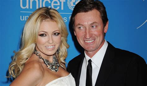 Wayne Gretzky Reportedly Used To Be Mortified By His Daughter Paulina S Sexy Instagram Pics