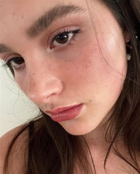 Jules Leblanc Skin Makeup Women With Freckles Makeup Inspo