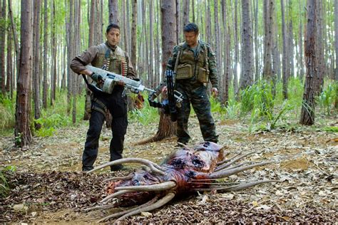 Predators is a 2010 film about a mercenary who wakes up finding himself falling from the sky into a jungle. Predators Photos : Actu Film