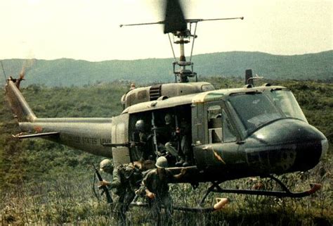 Souvenez Vous 44 Pilote Dhelicopter Huey Vietnam 1968 Vietnam