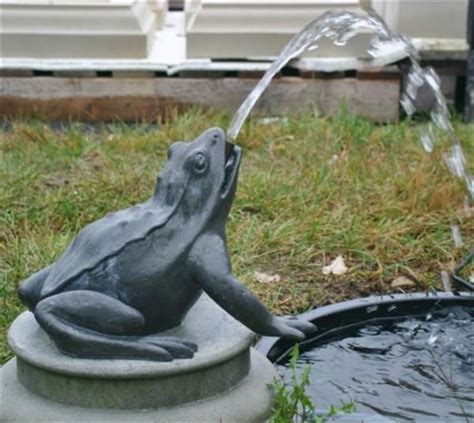 Lead Frog Fountain New England Garden Company Garden Figurines