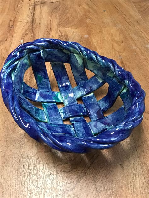 Woven Clay Basket Fruit Bowl Bread Warmer Baker Home Decor