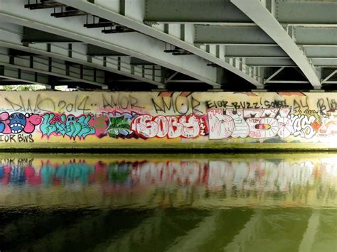 Graffiti Under The Bridge © Steve Daniels Cc By Sa20 Geograph