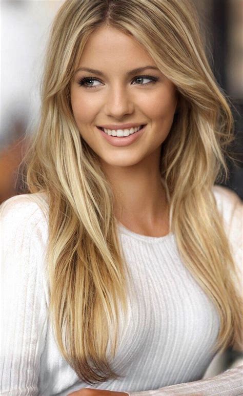 Pin By Amy Richards On Haar Trends In Beautiful Blonde Woman Smile Beauty Face