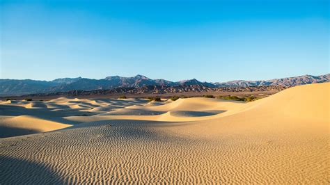 Death Valley 4k Wallpaper Dessert California Sand Dunes Blue Sky