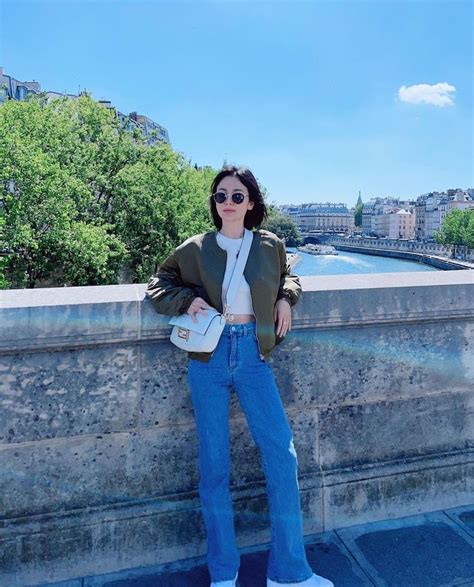 Song Hye Kyo In Korean Fashion Fashion Mom Jeans