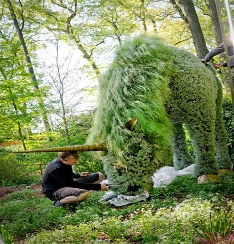Giant Living Plant Sculptures Create A Magical World At The Atlanta
