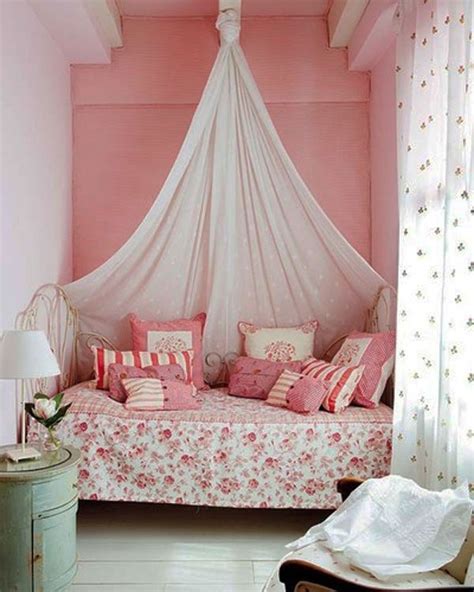 They reflect light better and make walls feel as though they're farther apart, which can make the room seem larger. Small ideas for small rooms | Ideas for Home Garden ...