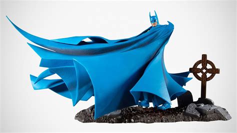Mcfarlane Batman Year Two Gold Label Figure Has Exaggerated Cape And No